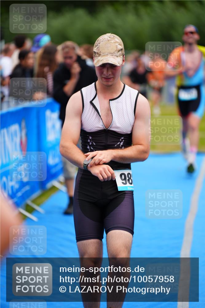 30.08.2026 - Elbe Triathlon Hamburg LAZAROV Photography http://msf.ph/oto/10057958 30.08.2026 11:23:54 Ziel 472, 988, 1006, 1104, 1138 meine-sportfotos.de