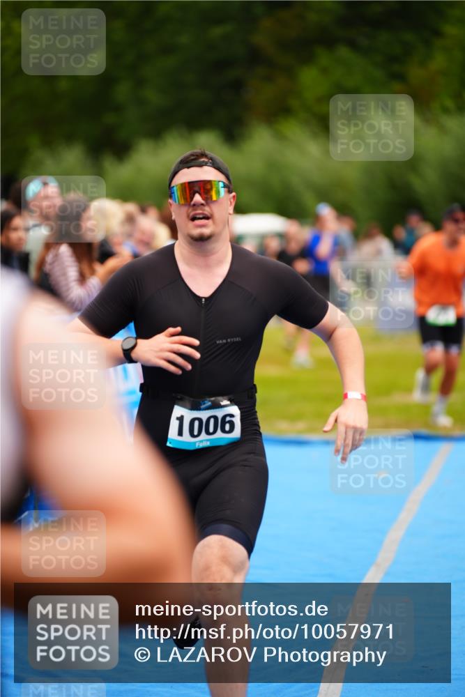 30.08.2026 - Elbe Triathlon Hamburg LAZAROV Photography http://msf.ph/oto/10057971 30.08.2026 11:23:57 Ziel 472, 629, 1006, 1104 meine-sportfotos.de