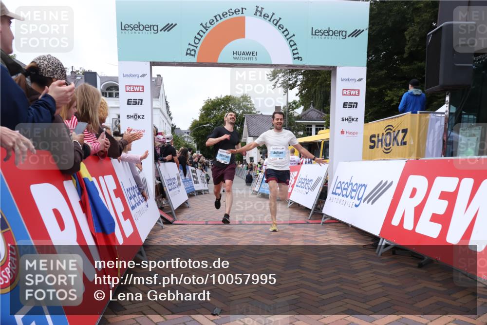 30.08.2026 - Blankeneser Heldenlauf Lena Gebhardt http://msf.ph/oto/10057995 30.08.2026 12:20:11 Ziel 2040, 2280, 2476, 4244, 4253 meine-sportfotos.de