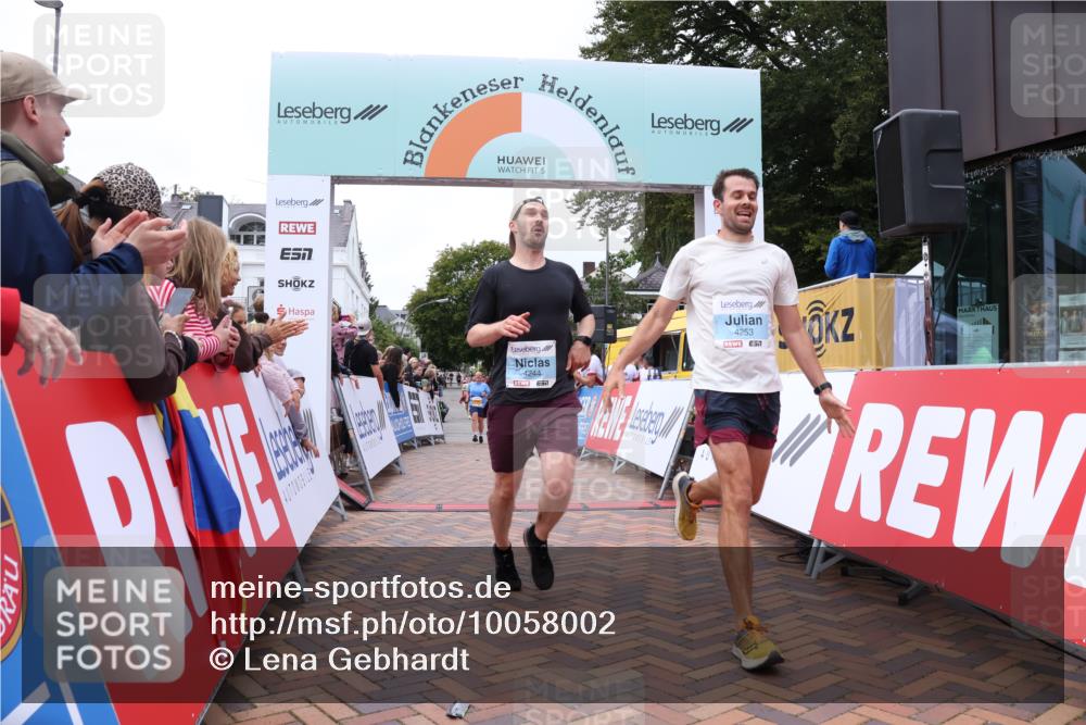 30.08.2026 - Blankeneser Heldenlauf Lena Gebhardt http://msf.ph/oto/10058002 30.08.2026 12:20:11 Ziel 2040, 2280, 2476, 4244, 4253 meine-sportfotos.de