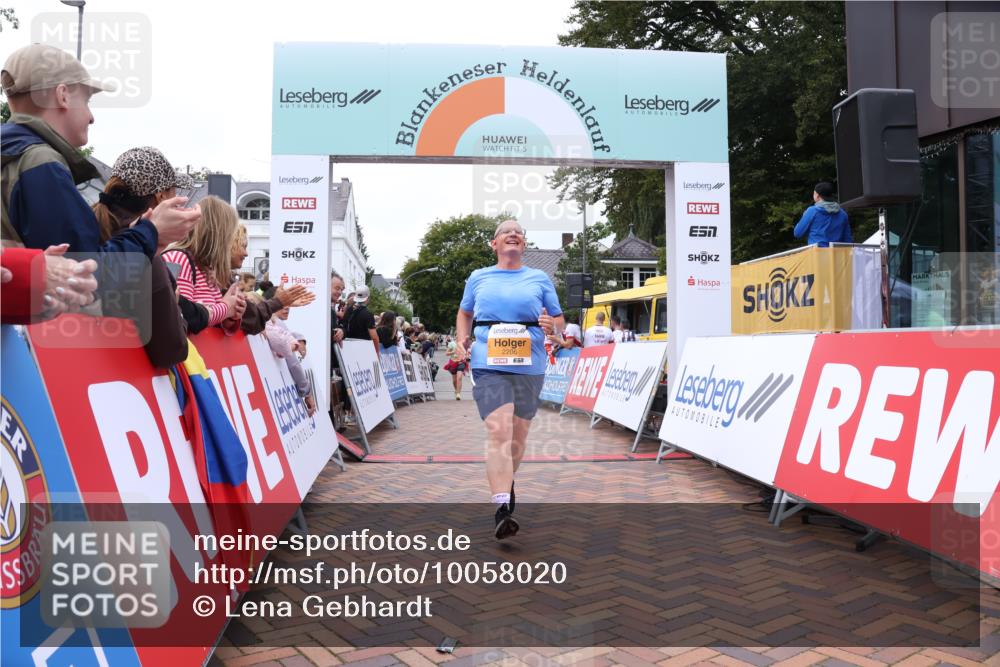 30.08.2026 - Blankeneser Heldenlauf Lena Gebhardt http://msf.ph/oto/10058020 30.08.2026 12:20:17 Ziel 2206, 2534, 4244, 4253 meine-sportfotos.de