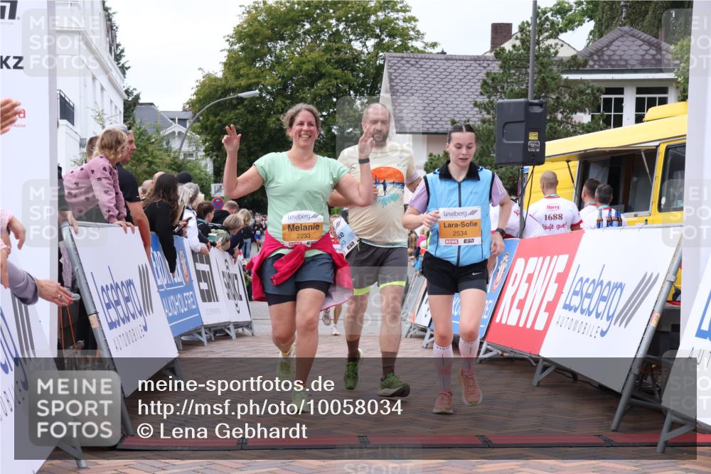 30.08.2026 - Blankeneser Heldenlauf Lena Gebhardt http://msf.ph/oto/10058034 30.08.2026 12:20:21 Ziel 2206, 2233, 2534, 4343, 4353 meine-sportfotos.de