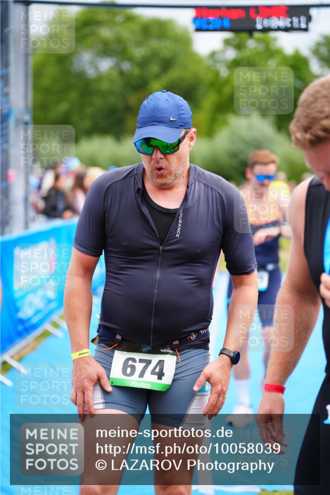 30.08.2026 - Elbe Triathlon Hamburg LAZAROV Photography http://msf.ph/oto/10058039 30.08.2026 11:24:30 Ziel 898, 1022, 1073 meine-sportfotos.de