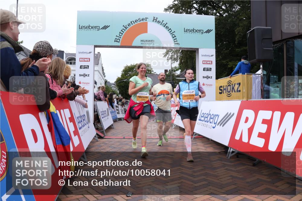 30.08.2026 - Blankeneser Heldenlauf Lena Gebhardt http://msf.ph/oto/10058041 30.08.2026 12:20:23 Ziel 2206, 2233, 2534, 4343, 4353 meine-sportfotos.de