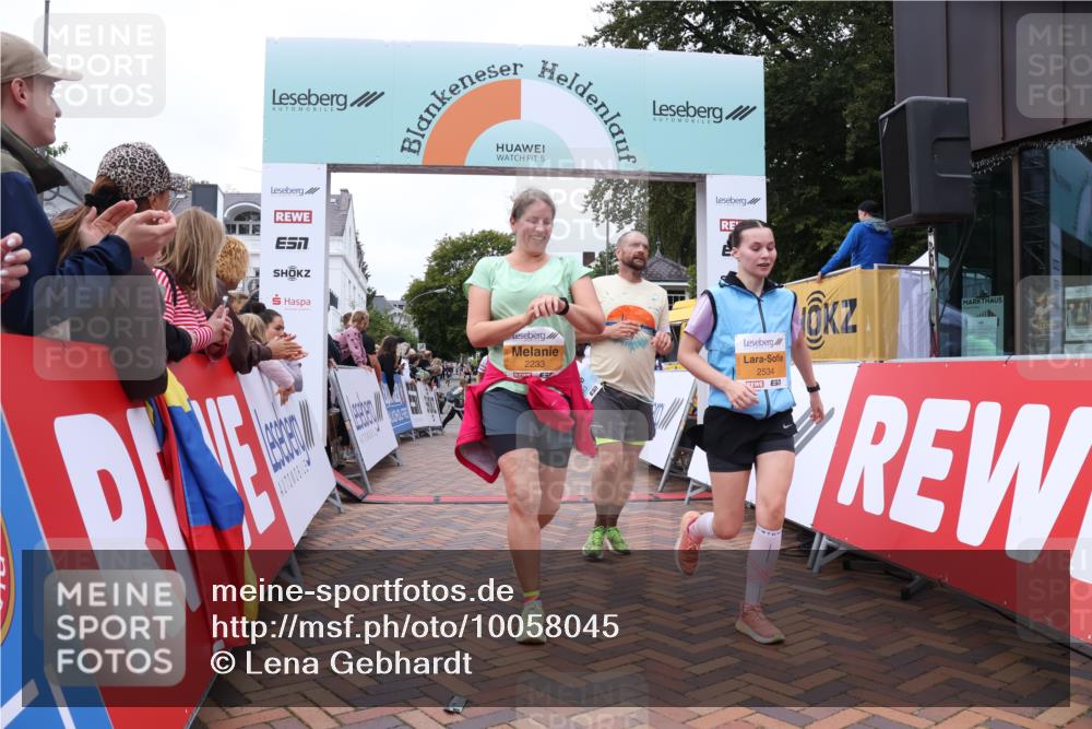 30.08.2026 - Blankeneser Heldenlauf Lena Gebhardt http://msf.ph/oto/10058045 30.08.2026 12:20:23 Ziel 2206, 2233, 2534, 4343, 4353 meine-sportfotos.de
