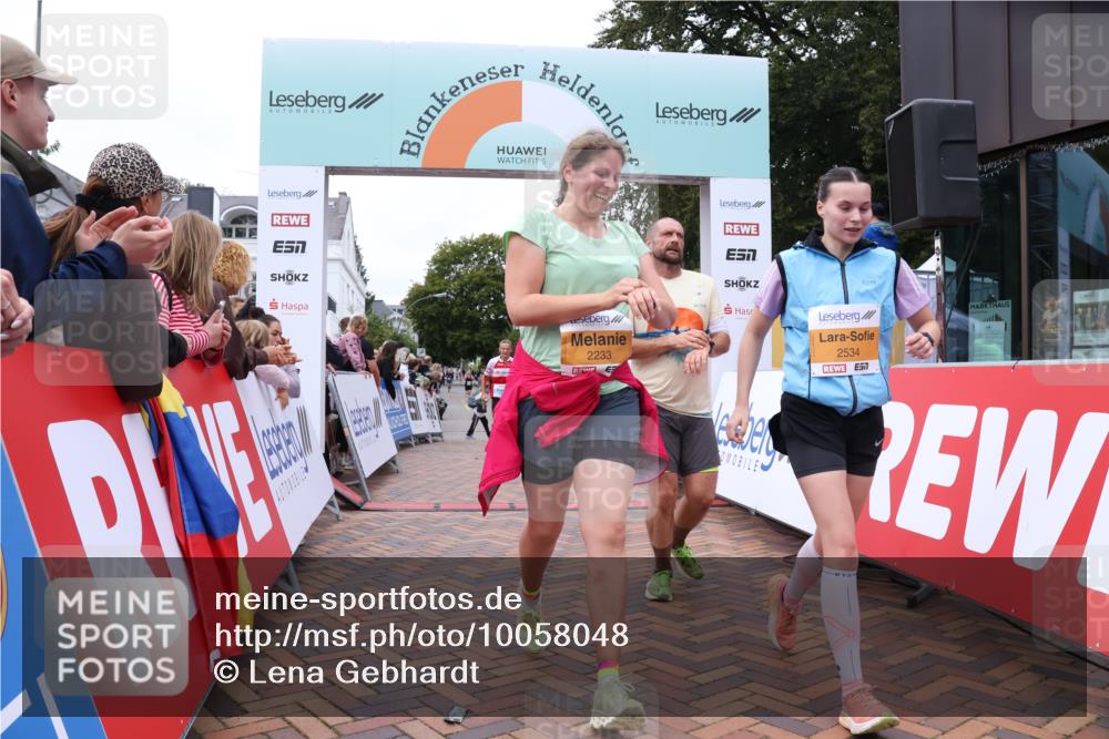 30.08.2026 - Blankeneser Heldenlauf Lena Gebhardt http://msf.ph/oto/10058048 30.08.2026 12:20:24 Ziel 2206, 2233, 2534, 4343, 4353 meine-sportfotos.de
