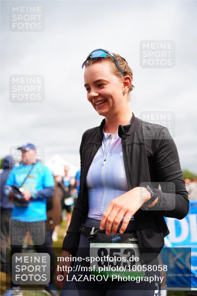 30.08.2026 - Elbe Triathlon Hamburg LAZAROV Photography http://msf.ph/oto/10058058 30.08.2026 11:24:49 Ziel 712, 856 meine-sportfotos.de