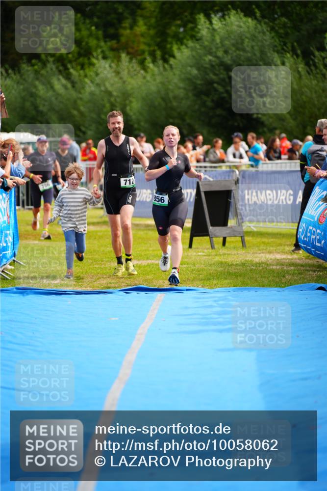 30.08.2026 - Elbe Triathlon Hamburg LAZAROV Photography http://msf.ph/oto/10058062 30.08.2026 11:24:54 Ziel 712, 786, 856, 1208 meine-sportfotos.de