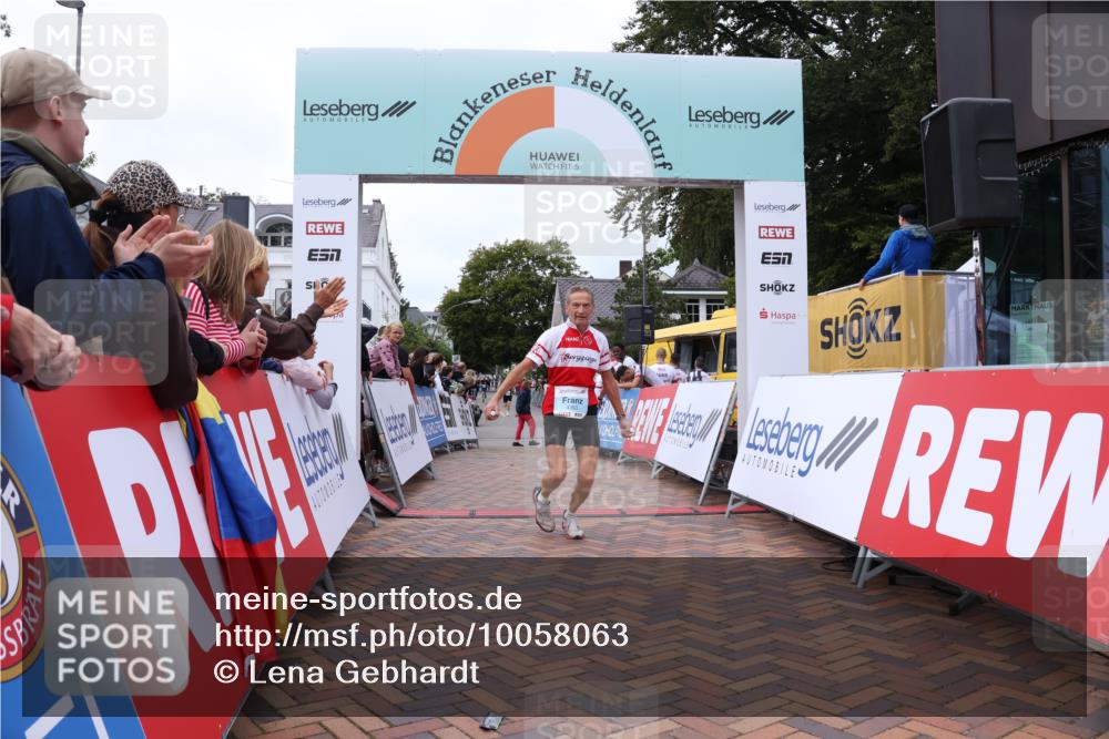 30.08.2026 - Blankeneser Heldenlauf Lena Gebhardt http://msf.ph/oto/10058063 30.08.2026 12:20:26 Ziel 2233, 2534, 4343, 4353 meine-sportfotos.de