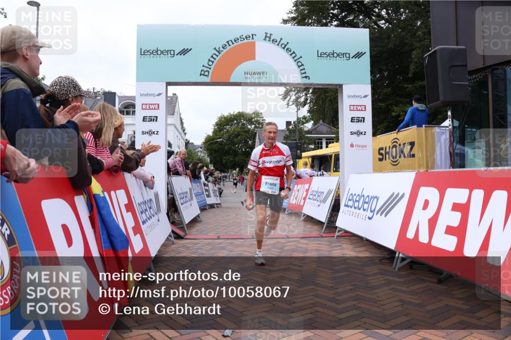 30.08.2026 - Blankeneser Heldenlauf Lena Gebhardt http://msf.ph/oto/10058067 30.08.2026 12:20:26 Ziel 2233, 2534, 4343, 4353 meine-sportfotos.de
