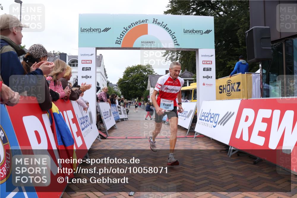 30.08.2026 - Blankeneser Heldenlauf Lena Gebhardt http://msf.ph/oto/10058071 30.08.2026 12:20:26 Ziel 2233, 2534, 4343, 4353 meine-sportfotos.de