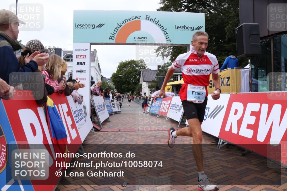 30.08.2026 - Blankeneser Heldenlauf Lena Gebhardt http://msf.ph/oto/10058074 30.08.2026 12:20:27 Ziel 2233, 2534, 4343, 4353 meine-sportfotos.de