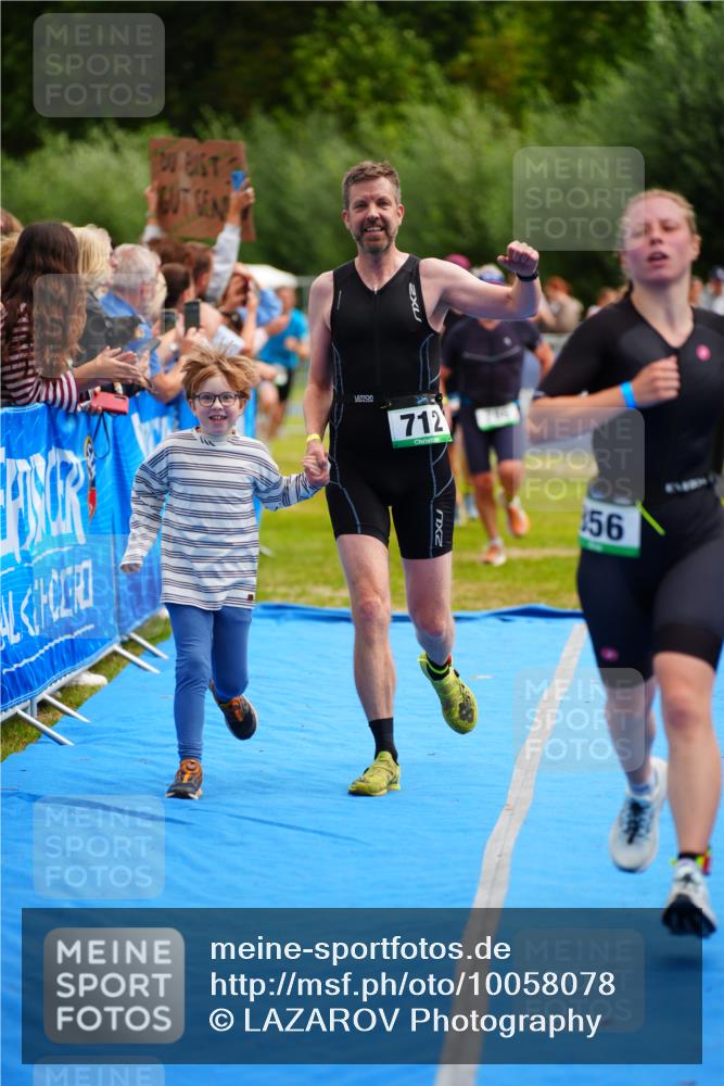 30.08.2026 - Elbe Triathlon Hamburg LAZAROV Photography http://msf.ph/oto/10058078 30.08.2026 11:24:57 Ziel 712, 736, 786, 856, 1208 meine-sportfotos.de