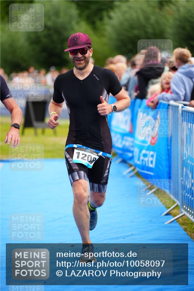 30.08.2026 - Elbe Triathlon Hamburg LAZAROV Photography http://msf.ph/oto/10058097 30.08.2026 11:25:02 Ziel 605, 736, 786, 1208 meine-sportfotos.de