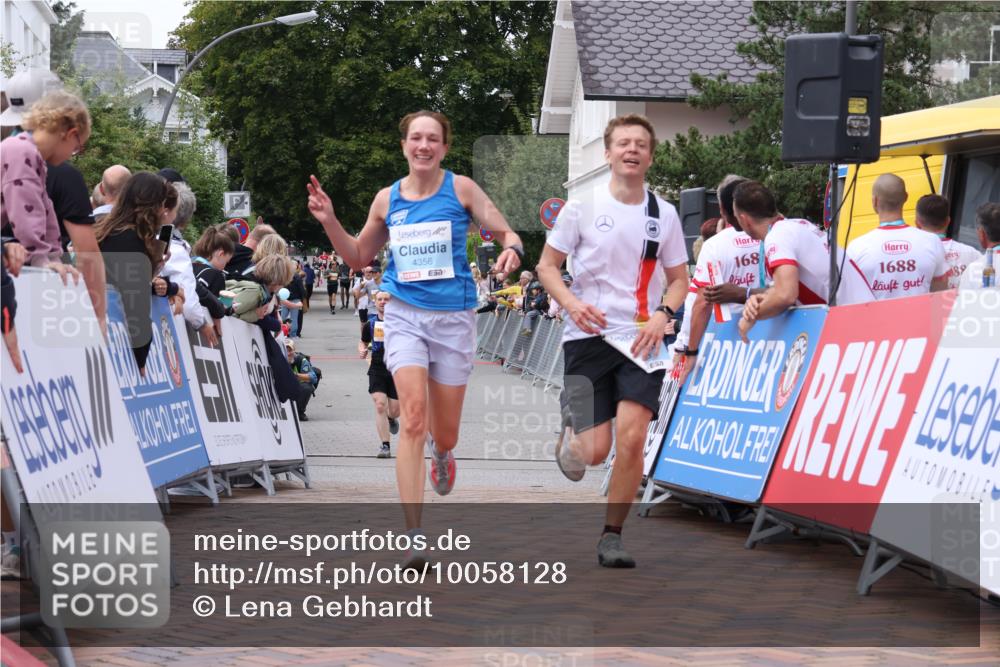 30.08.2026 - Blankeneser Heldenlauf Lena Gebhardt http://msf.ph/oto/10058128 30.08.2026 12:20:47 Ziel 4256, 4356, 4418 meine-sportfotos.de