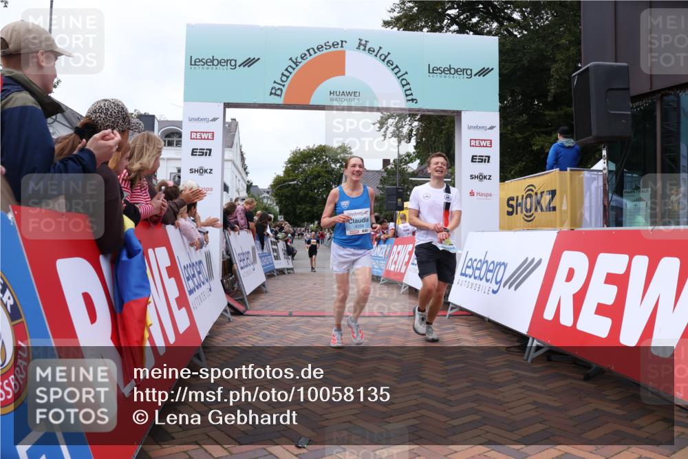 30.08.2026 - Blankeneser Heldenlauf Lena Gebhardt http://msf.ph/oto/10058135 30.08.2026 12:20:49 Ziel 4256, 4356, 4418 meine-sportfotos.de