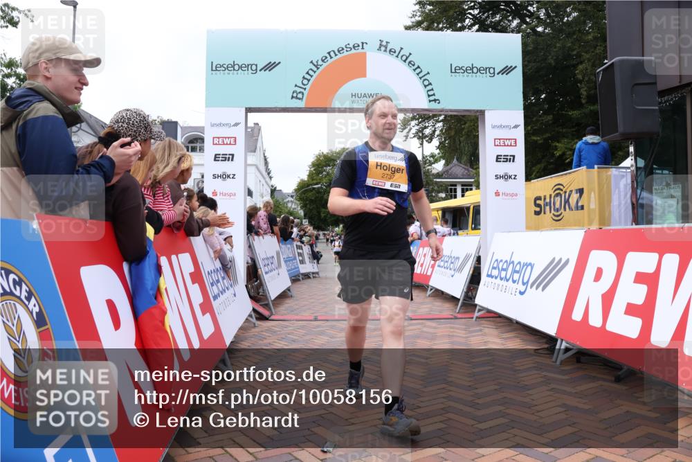 30.08.2026 - Blankeneser Heldenlauf Lena Gebhardt http://msf.ph/oto/10058156 30.08.2026 12:20:56 Ziel 2737, 4356, 4418 meine-sportfotos.de