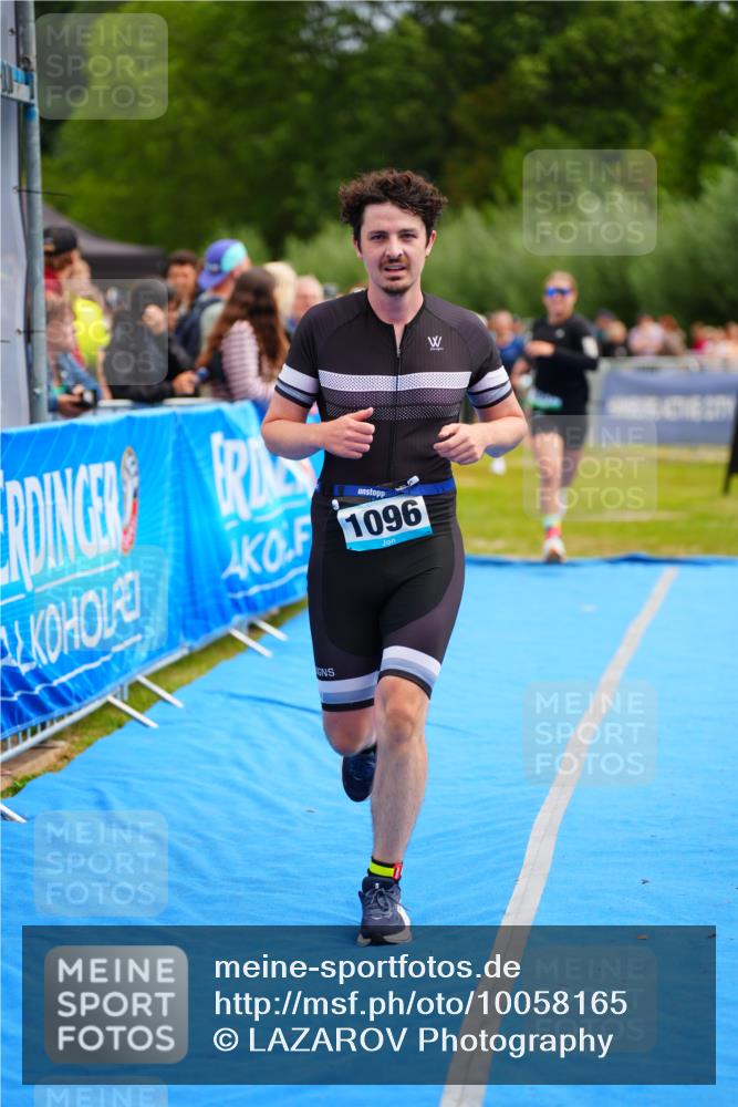 30.08.2026 - Elbe Triathlon Hamburg LAZAROV Photography http://msf.ph/oto/10058165 30.08.2026 11:25:34 Ziel 887, 1096, 1290, 1896 meine-sportfotos.de