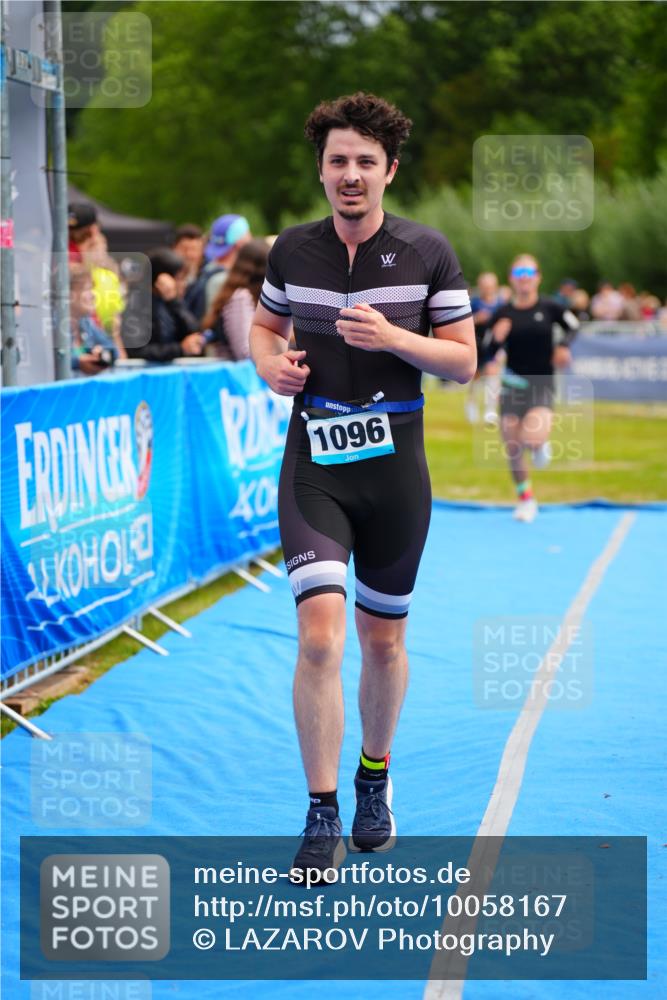 30.08.2026 - Elbe Triathlon Hamburg LAZAROV Photography http://msf.ph/oto/10058167 30.08.2026 11:25:35 Ziel 887, 1096, 1290, 1896 meine-sportfotos.de