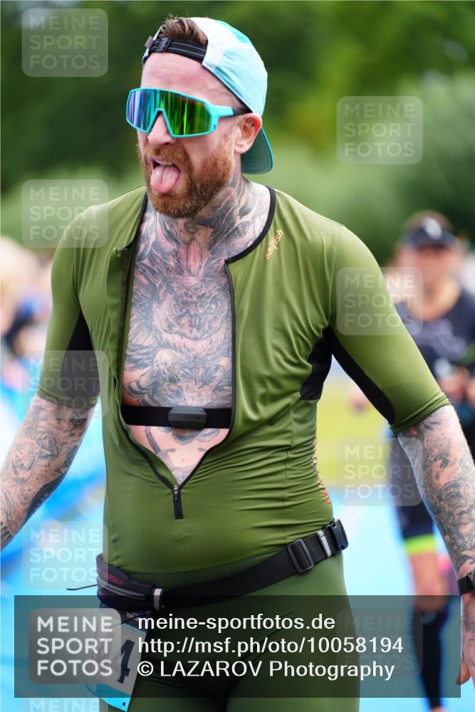 30.08.2026 - Elbe Triathlon Hamburg LAZAROV Photography http://msf.ph/oto/10058194 30.08.2026 11:25:49 Ziel 556, 576, 948 meine-sportfotos.de