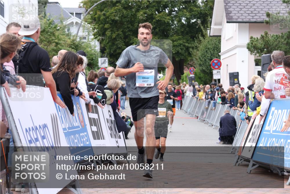 30.08.2026 - Blankeneser Heldenlauf Lena Gebhardt http://msf.ph/oto/10058211 30.08.2026 12:21:13 Ziel 2131, 4454, 4457 meine-sportfotos.de
