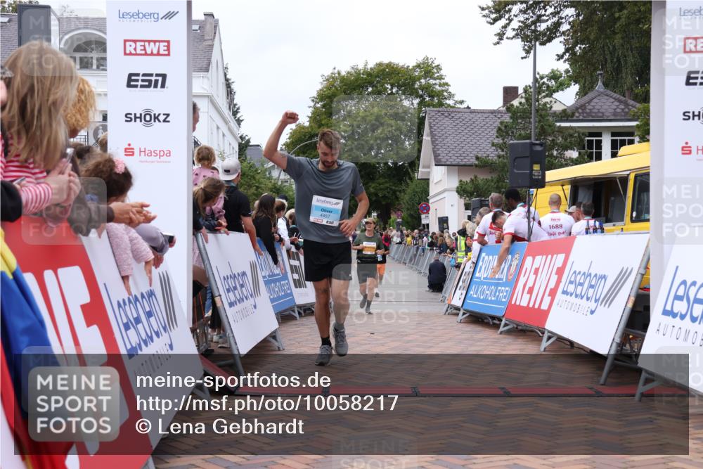30.08.2026 - Blankeneser Heldenlauf Lena Gebhardt http://msf.ph/oto/10058217 30.08.2026 12:21:14 Ziel 4454, 4457 meine-sportfotos.de