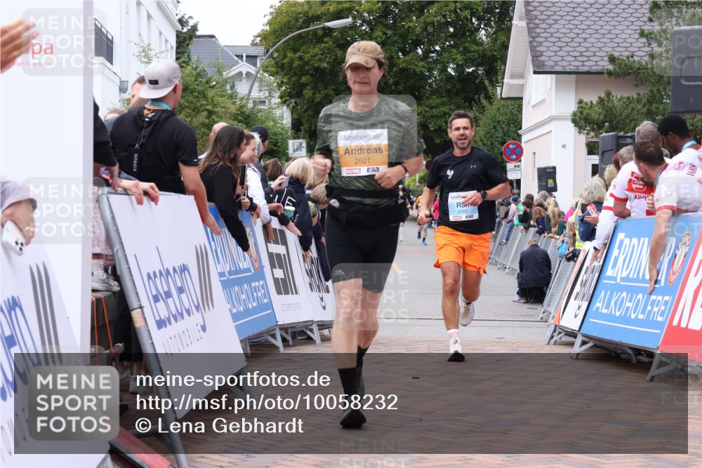 30.08.2026 - Blankeneser Heldenlauf Lena Gebhardt http://msf.ph/oto/10058232 30.08.2026 12:21:18 Ziel 2601, 4393, 4457 meine-sportfotos.de