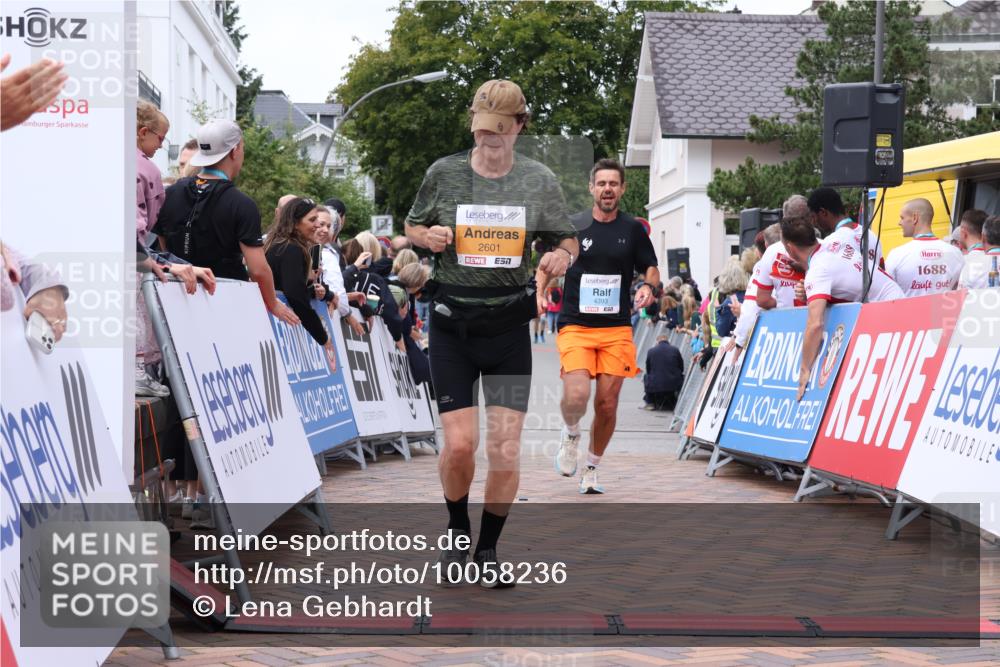30.08.2026 - Blankeneser Heldenlauf Lena Gebhardt http://msf.ph/oto/10058236 30.08.2026 12:21:19 Ziel 2601, 4393, 4457 meine-sportfotos.de