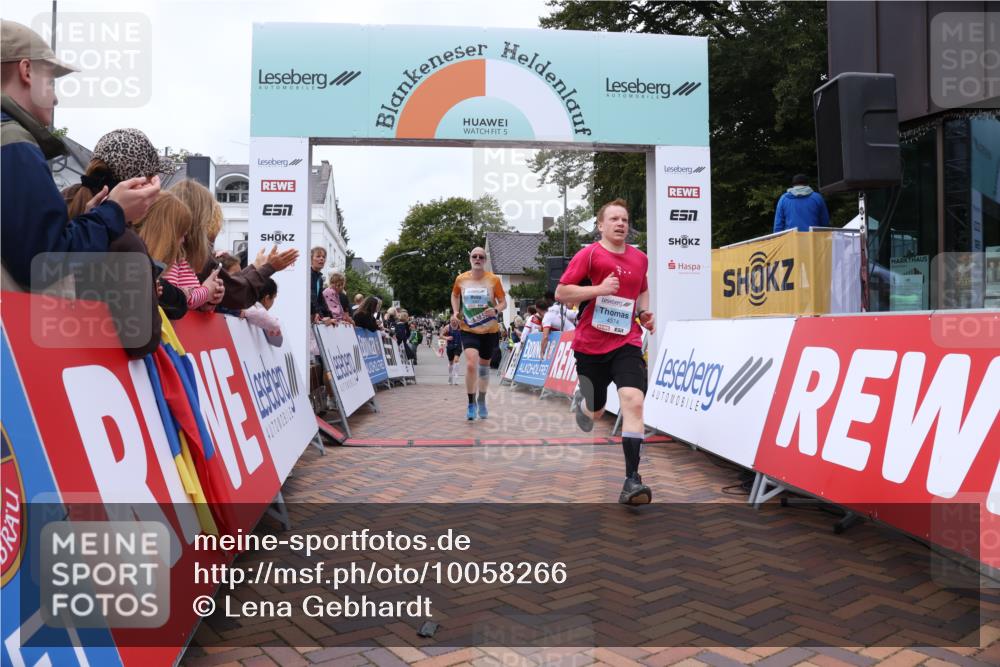 30.08.2026 - Blankeneser Heldenlauf Lena Gebhardt http://msf.ph/oto/10058266 30.08.2026 12:21:31 Ziel 4067, 4247, 4374 meine-sportfotos.de