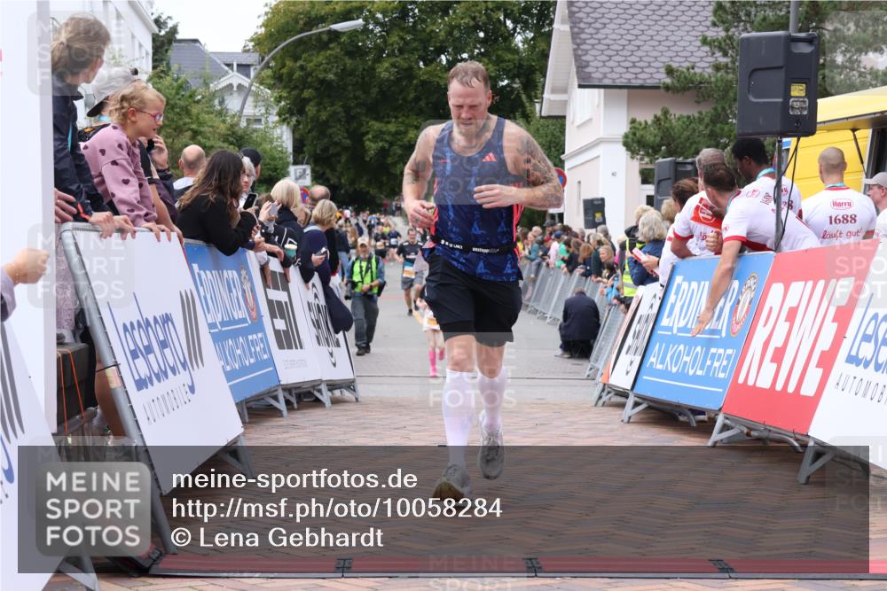 30.08.2026 - Blankeneser Heldenlauf Lena Gebhardt http://msf.ph/oto/10058284 30.08.2026 12:21:34 Ziel 4067, 4247, 4374 meine-sportfotos.de