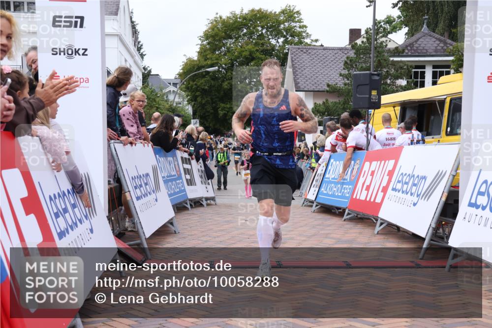 30.08.2026 - Blankeneser Heldenlauf Lena Gebhardt http://msf.ph/oto/10058288 30.08.2026 12:21:35 Ziel 4067, 4247, 4374 meine-sportfotos.de