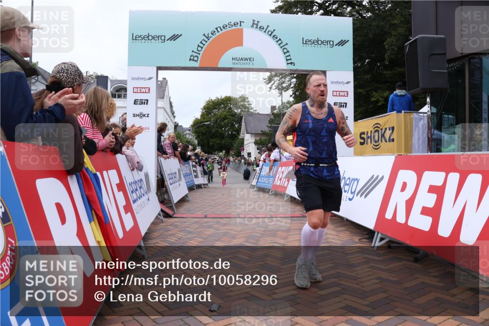 30.08.2026 - Blankeneser Heldenlauf Lena Gebhardt http://msf.ph/oto/10058296 30.08.2026 12:21:36 Ziel 4067, 4247, 4374 meine-sportfotos.de