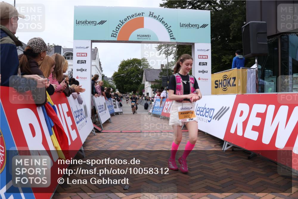 30.08.2026 - Blankeneser Heldenlauf Lena Gebhardt http://msf.ph/oto/10058312 30.08.2026 12:21:42 Ziel 2412, 2837, 4247 meine-sportfotos.de
