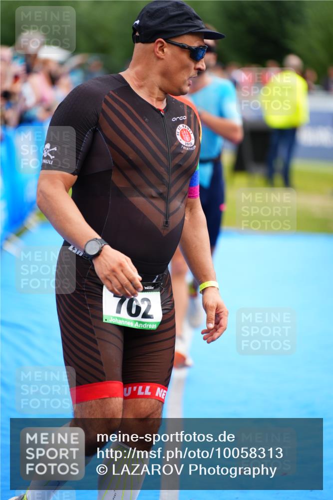 30.08.2026 - Elbe Triathlon Hamburg LAZAROV Photography http://msf.ph/oto/10058313 30.08.2026 11:27:05 Ziel 702, 1110, 1172, 1194 meine-sportfotos.de