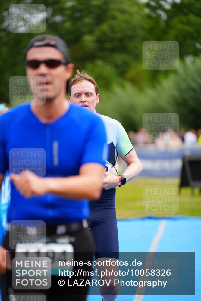 30.08.2026 - Elbe Triathlon Hamburg LAZAROV Photography http://msf.ph/oto/10058326 30.08.2026 11:27:11 Ziel 1110, 1194, 1320 meine-sportfotos.de