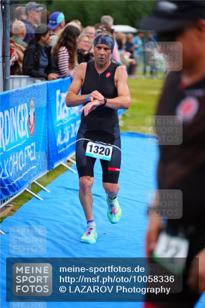 30.08.2026 - Elbe Triathlon Hamburg LAZAROV Photography http://msf.ph/oto/10058336 30.08.2026 11:27:18 Ziel 1320 meine-sportfotos.de