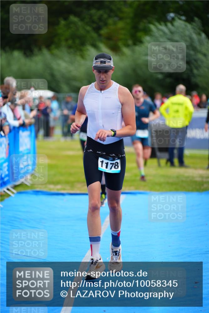 30.08.2026 - Elbe Triathlon Hamburg LAZAROV Photography http://msf.ph/oto/10058345 30.08.2026 11:27:32 Ziel 672, 1121, 1134, 1178 meine-sportfotos.de