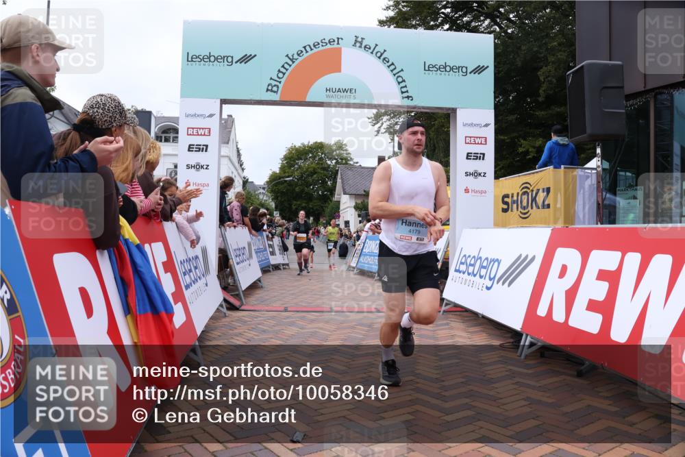 30.08.2026 - Blankeneser Heldenlauf Lena Gebhardt http://msf.ph/oto/10058346 30.08.2026 12:21:53 Ziel 2412, 2472, 4092, 4179, 4379 meine-sportfotos.de