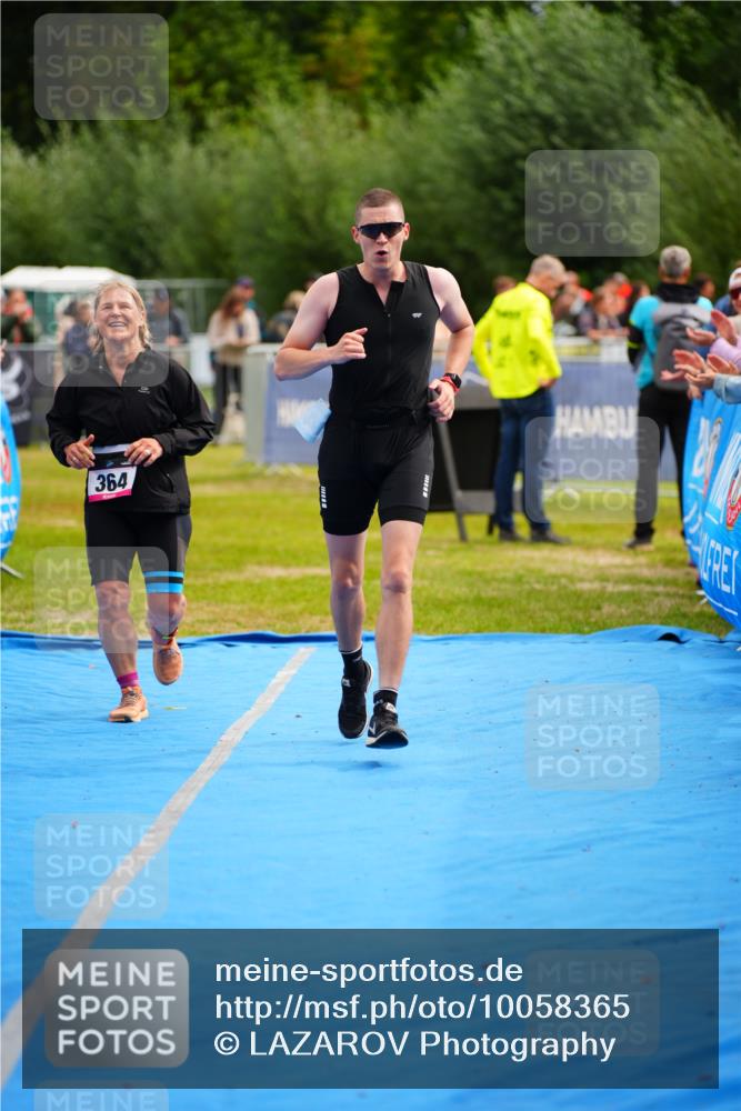 30.08.2026 - Elbe Triathlon Hamburg LAZAROV Photography http://msf.ph/oto/10058365 30.08.2026 11:27:43 Ziel 364, 1074 meine-sportfotos.de