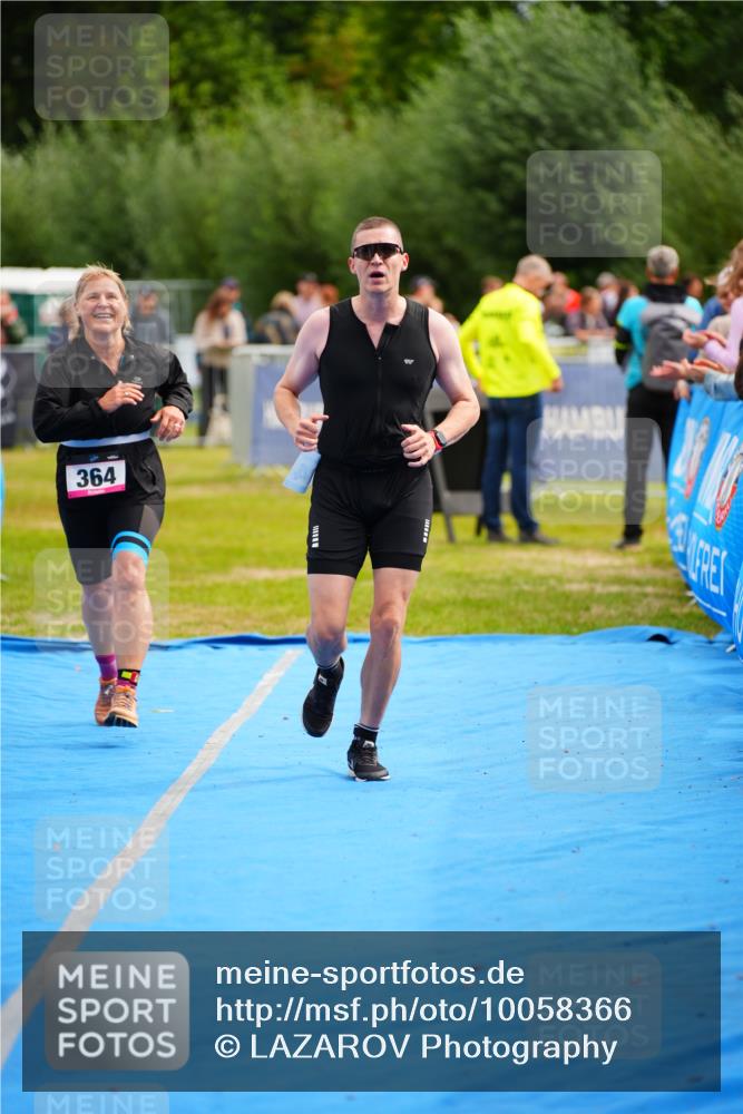 30.08.2026 - Elbe Triathlon Hamburg LAZAROV Photography http://msf.ph/oto/10058366 30.08.2026 11:27:43 Ziel 364, 1074 meine-sportfotos.de