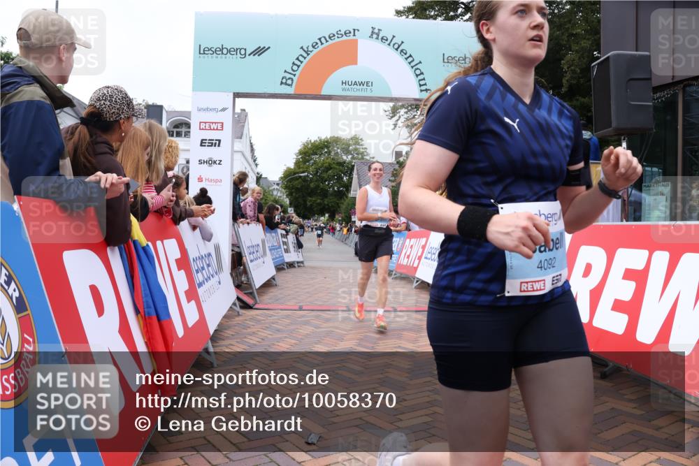 30.08.2026 - Blankeneser Heldenlauf Lena Gebhardt http://msf.ph/oto/10058370 30.08.2026 12:21:58 Ziel 2472, 4092, 4179, 4225, 4379 meine-sportfotos.de