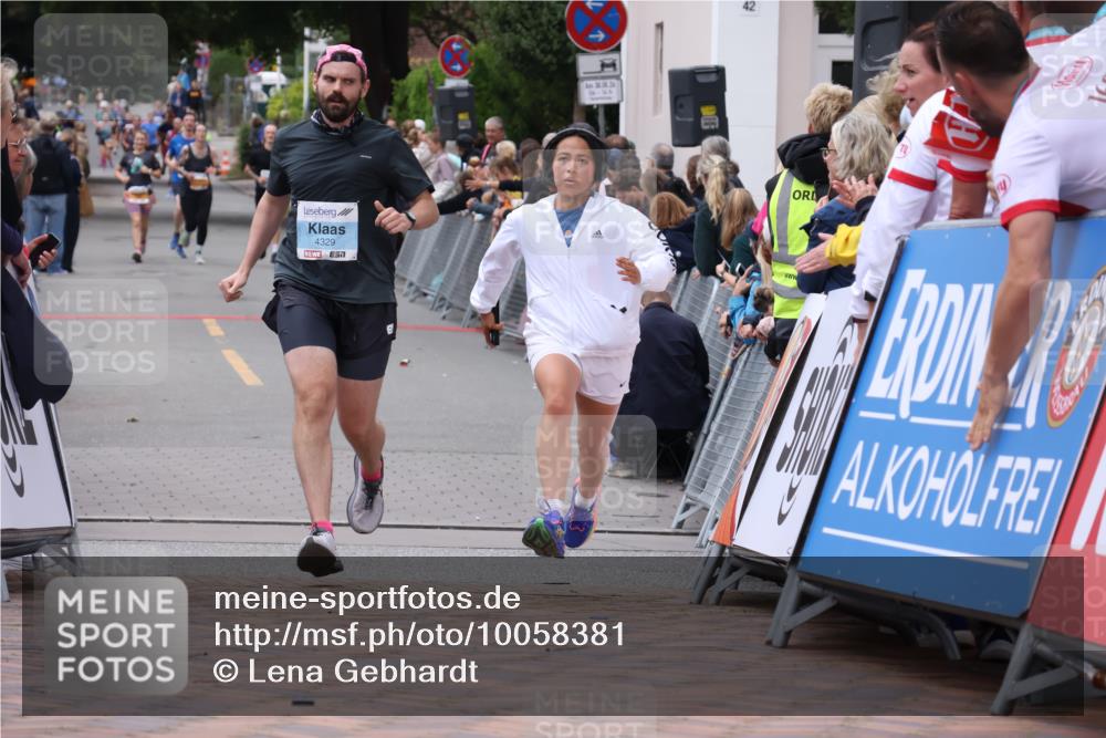 30.08.2026 - Blankeneser Heldenlauf Lena Gebhardt http://msf.ph/oto/10058381 30.08.2026 12:22:03 Ziel 2472, 2793, 4092, 4225, 4329, 4379 meine-sportfotos.de
