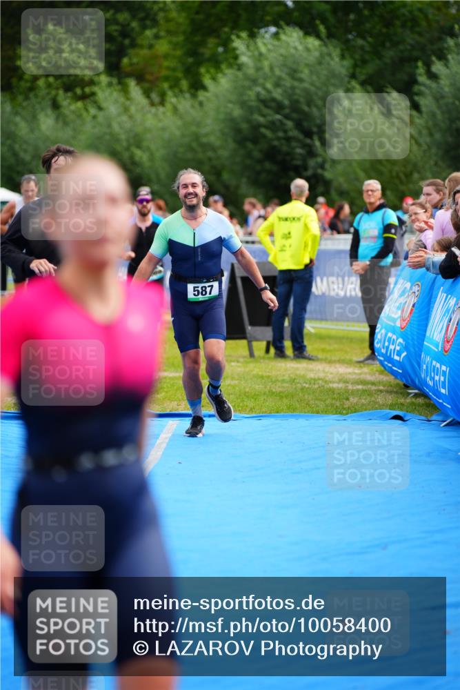 30.08.2026 - Elbe Triathlon Hamburg LAZAROV Photography http://msf.ph/oto/10058400 30.08.2026 11:27:58 Ziel 587, 754, 874, 953, 1065, 1068, 1103 meine-sportfotos.de