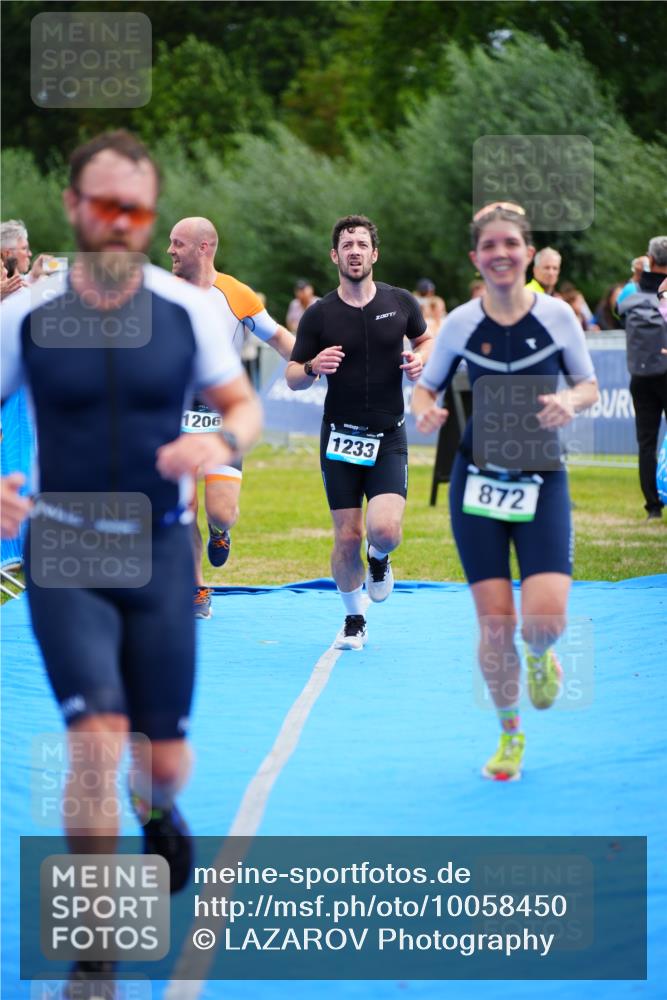 30.08.2026 - Elbe Triathlon Hamburg LAZAROV Photography http://msf.ph/oto/10058450 30.08.2026 11:28:31 Ziel 715, 866, 872, 1206, 1233 meine-sportfotos.de