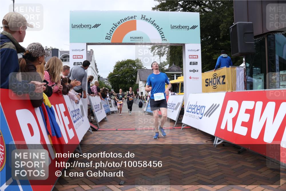 30.08.2026 - Blankeneser Heldenlauf Lena Gebhardt http://msf.ph/oto/10058456 30.08.2026 12:22:23 Ziel 2638, 2779, 4270, 4322, 4485 meine-sportfotos.de