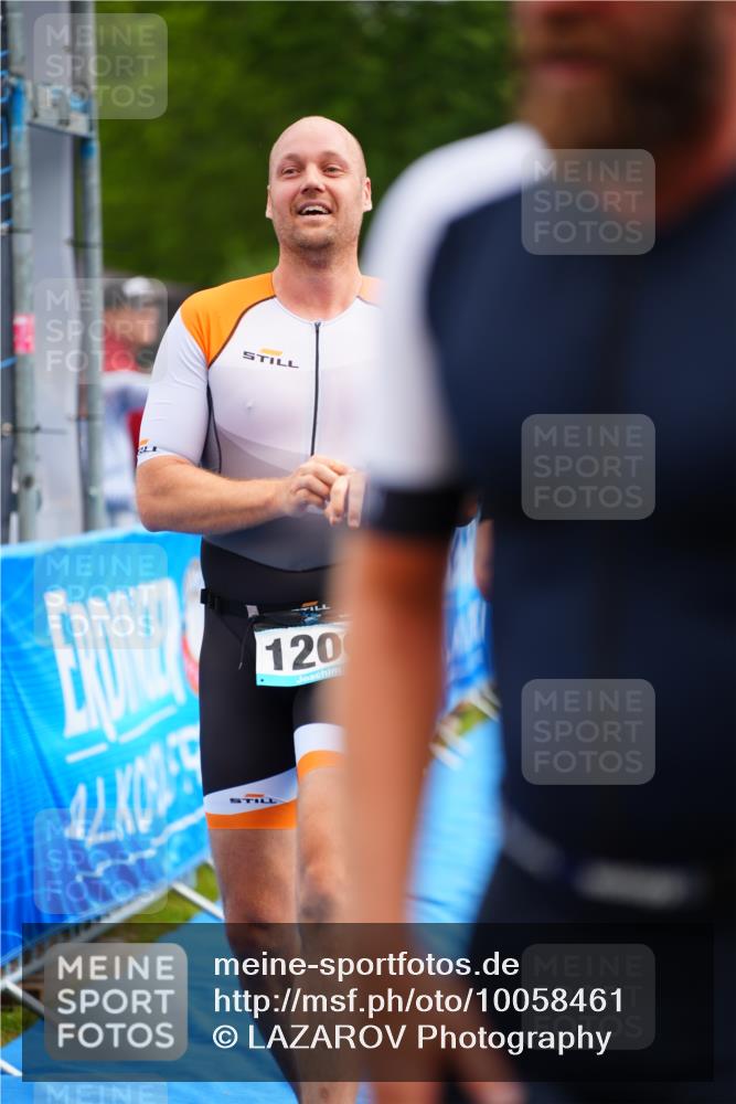 30.08.2026 - Elbe Triathlon Hamburg LAZAROV Photography http://msf.ph/oto/10058461 30.08.2026 11:28:34 Ziel 715, 866, 872, 1206, 1233 meine-sportfotos.de