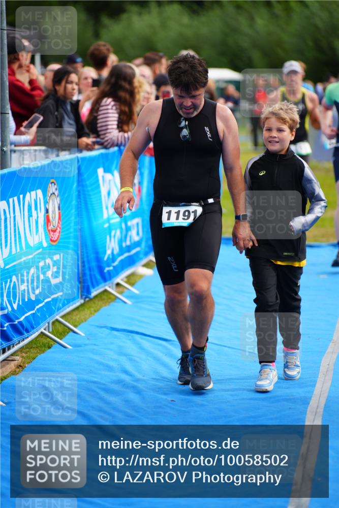 30.08.2026 - Elbe Triathlon Hamburg LAZAROV Photography http://msf.ph/oto/10058502 30.08.2026 11:28:53 Ziel 409, 763, 1115, 1191 meine-sportfotos.de