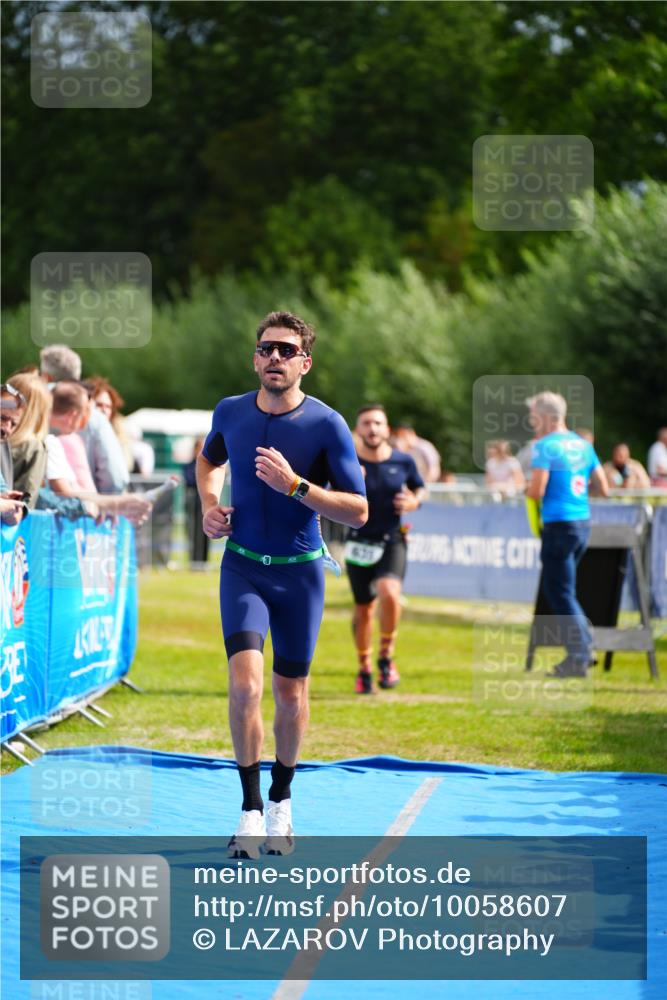 30.08.2026 - Elbe Triathlon Hamburg LAZAROV Photography http://msf.ph/oto/10058607 30.08.2026 11:29:43 Ziel 635, 659 meine-sportfotos.de