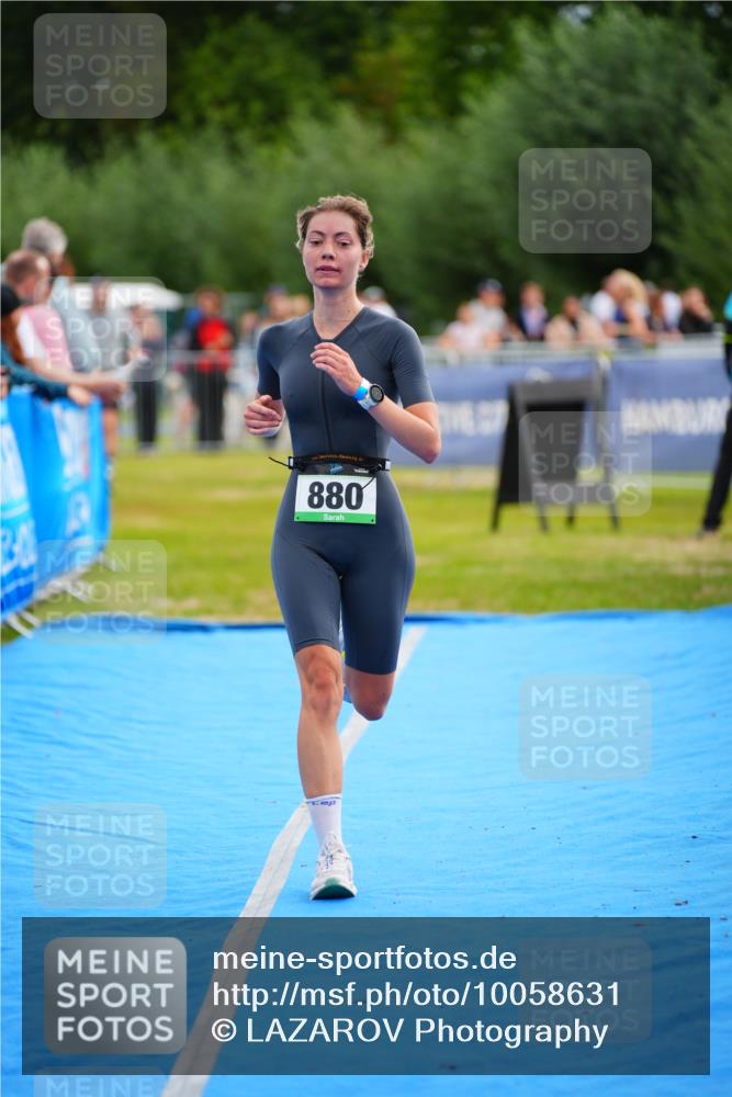 30.08.2026 - Elbe Triathlon Hamburg LAZAROV Photography http://msf.ph/oto/10058631 30.08.2026 11:29:52 Ziel 880, 1092 meine-sportfotos.de