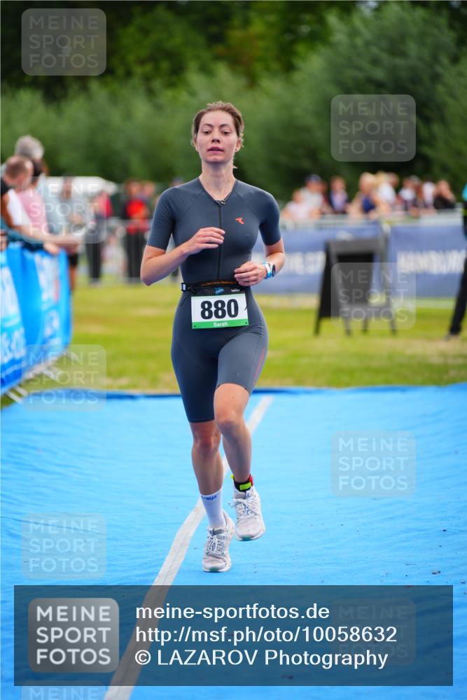 30.08.2026 - Elbe Triathlon Hamburg LAZAROV Photography http://msf.ph/oto/10058632 30.08.2026 11:29:53 Ziel 880, 1092 meine-sportfotos.de